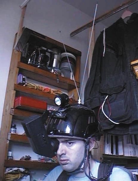 스티브 만씨. 1980년의 프로토타입을 착용 중